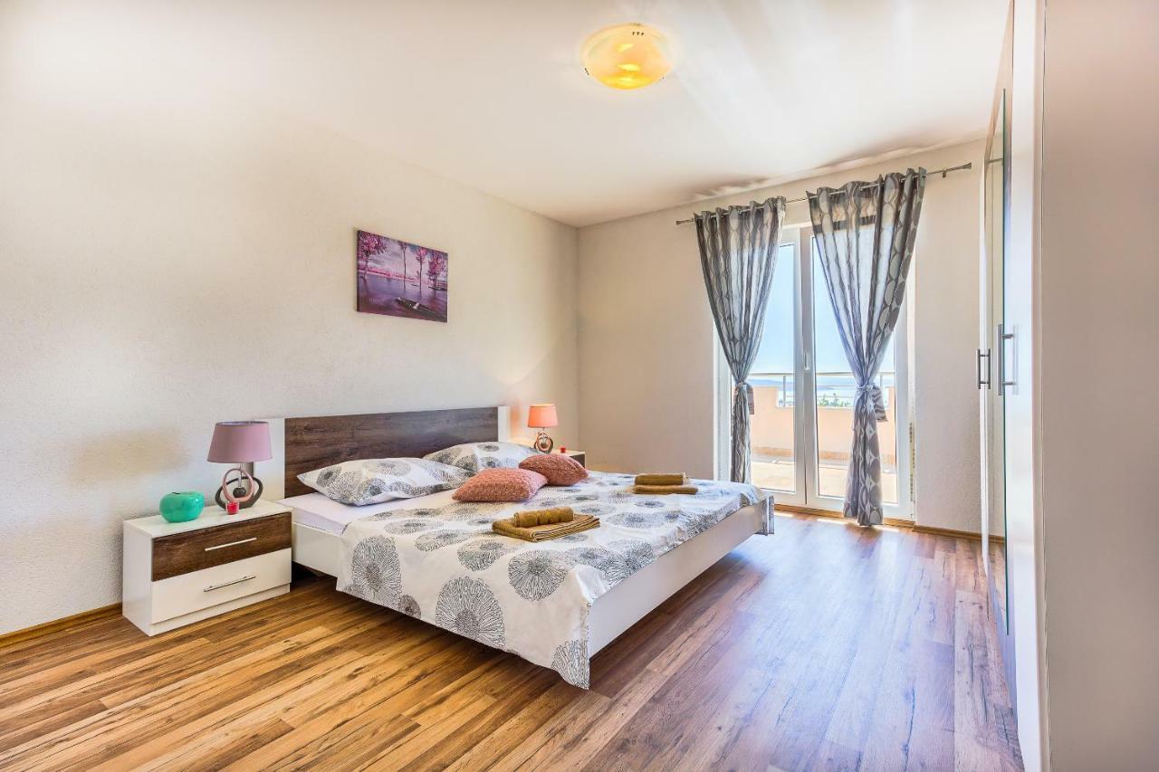 Modern Apartment With Large Pool&Sea View Kastela Exterior photo