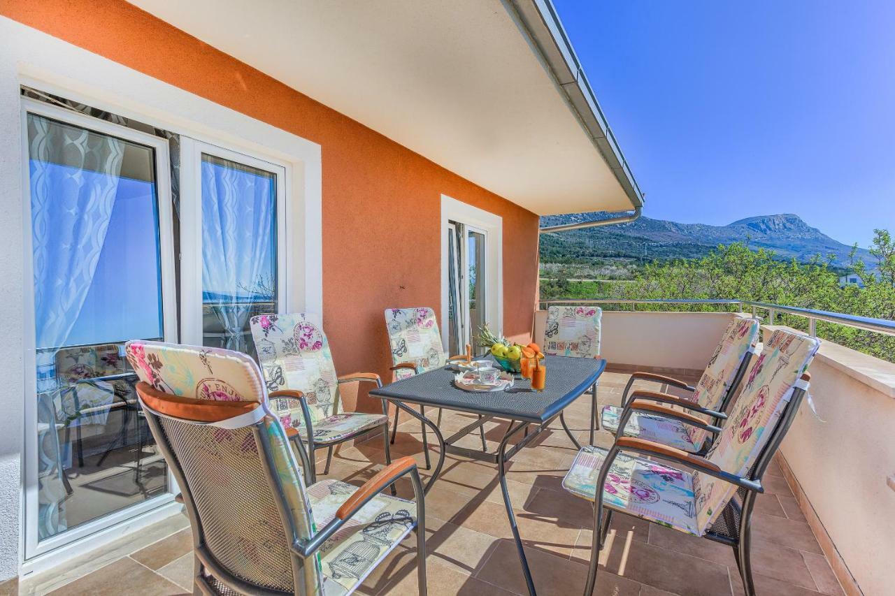 Modern Apartment With Large Pool&Sea View Kastela Exterior photo